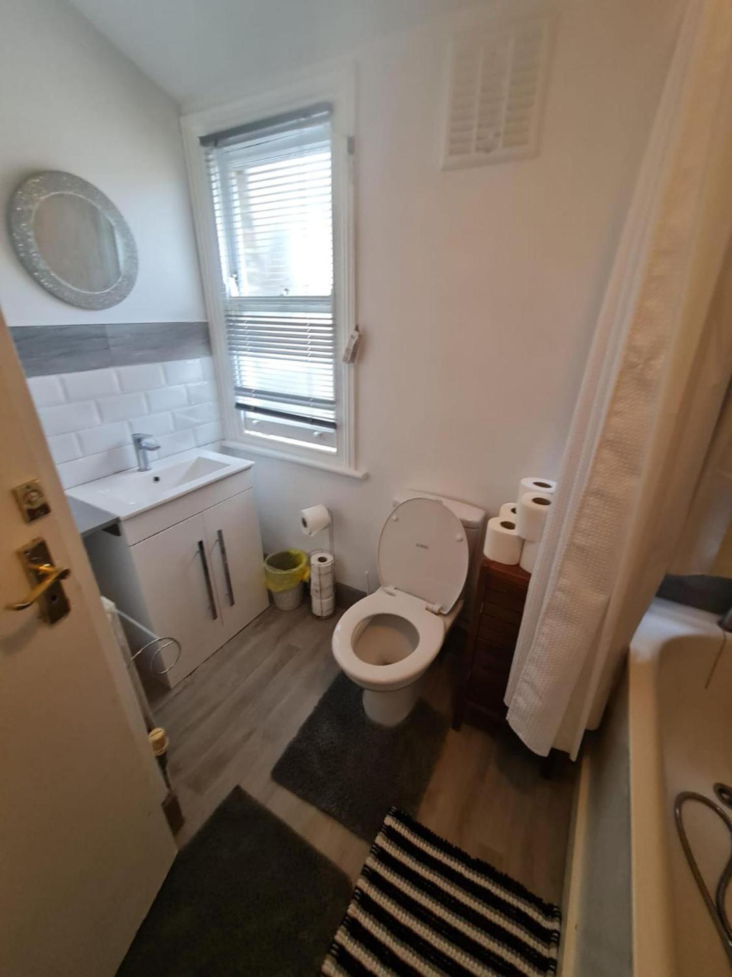 Villa 3-Bed House In London Self-Contained In Ladywell Exterior foto